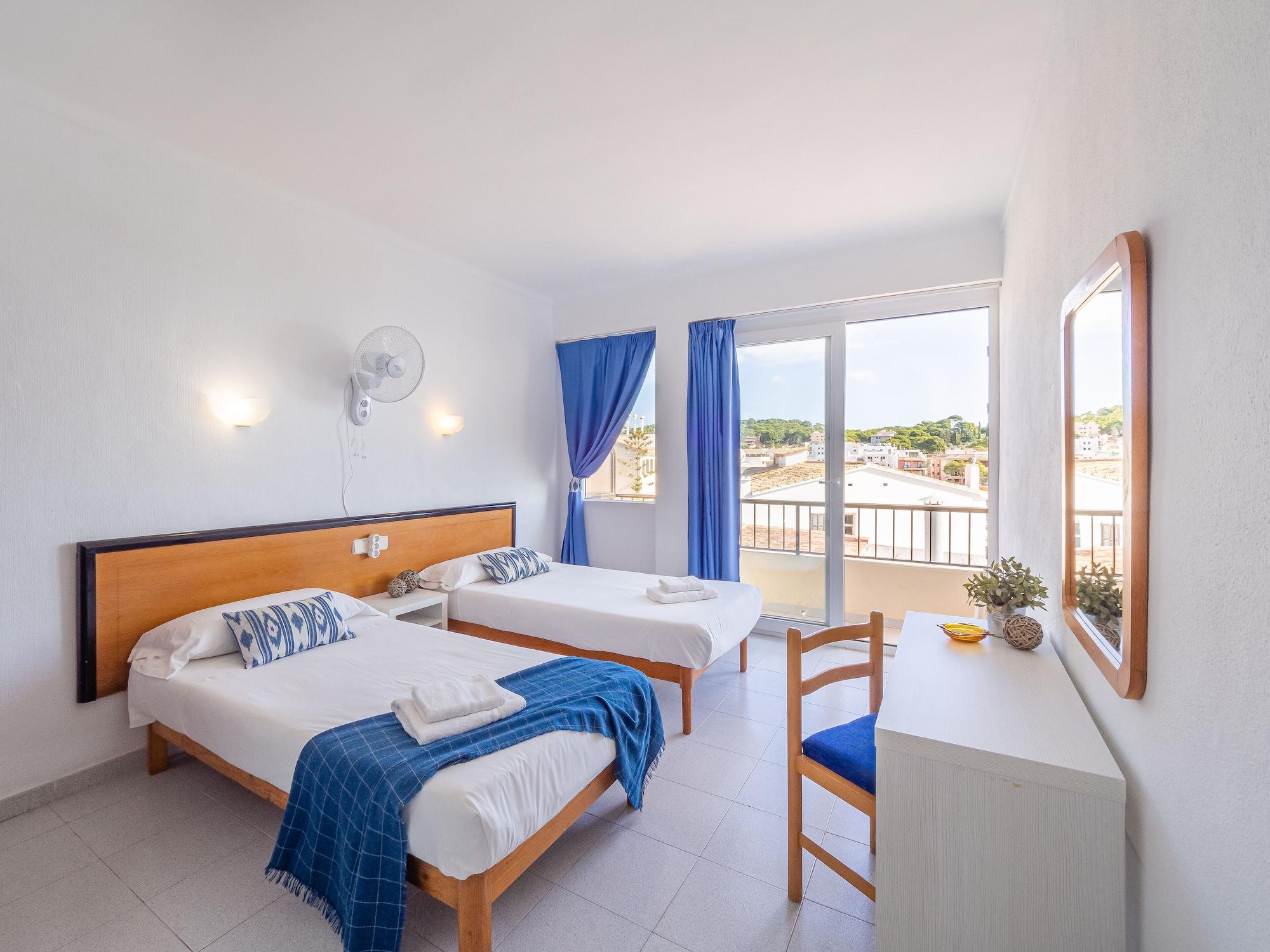 Hostal Port Corona Cala Ratjada  Exterior photo