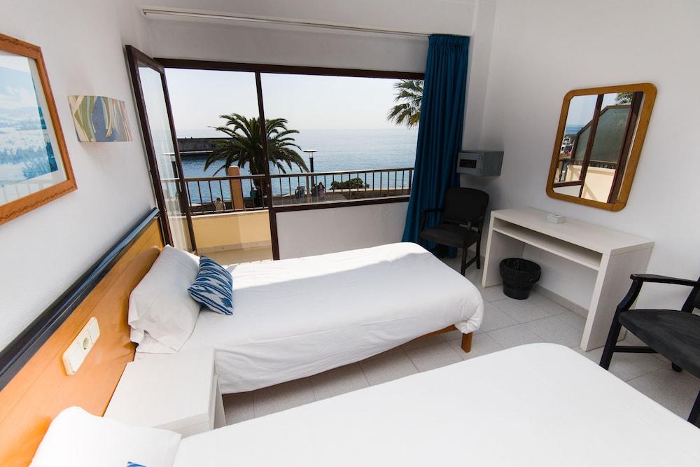 Hostal Port Corona Cala Ratjada  Exterior photo