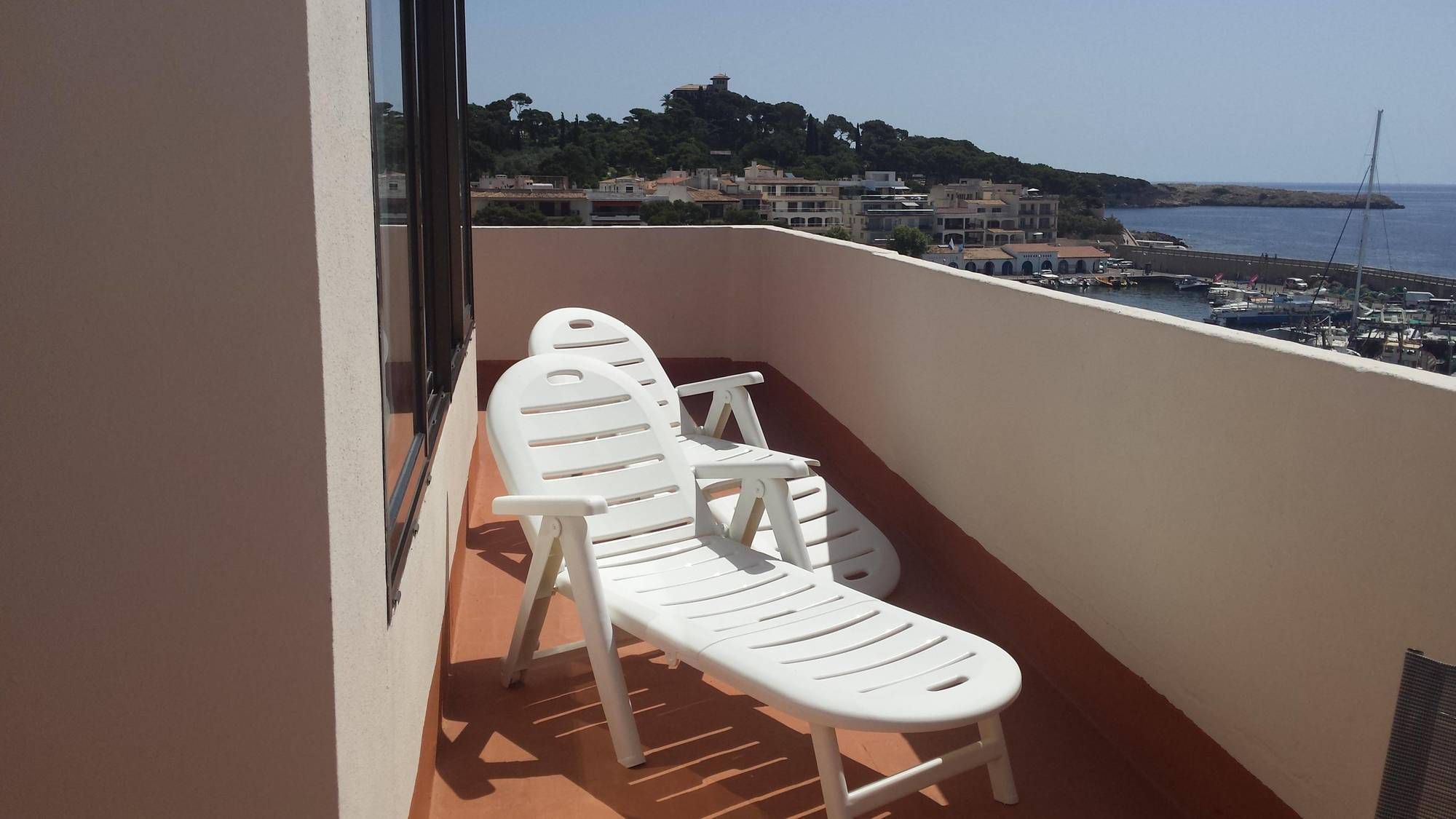 Hostal Port Corona Cala Ratjada  Exterior photo