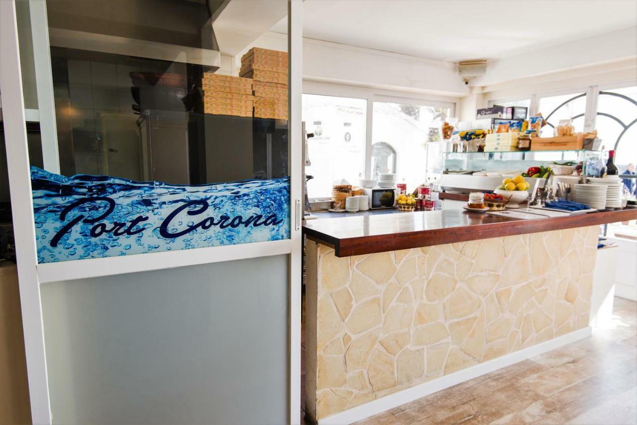 Hostal Port Corona Cala Ratjada  Exterior photo